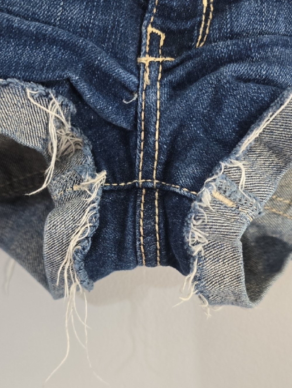 Hollister jean shorts womens size 1 blue double button frayed-hem raw cut Summer - Picture 8 of 10